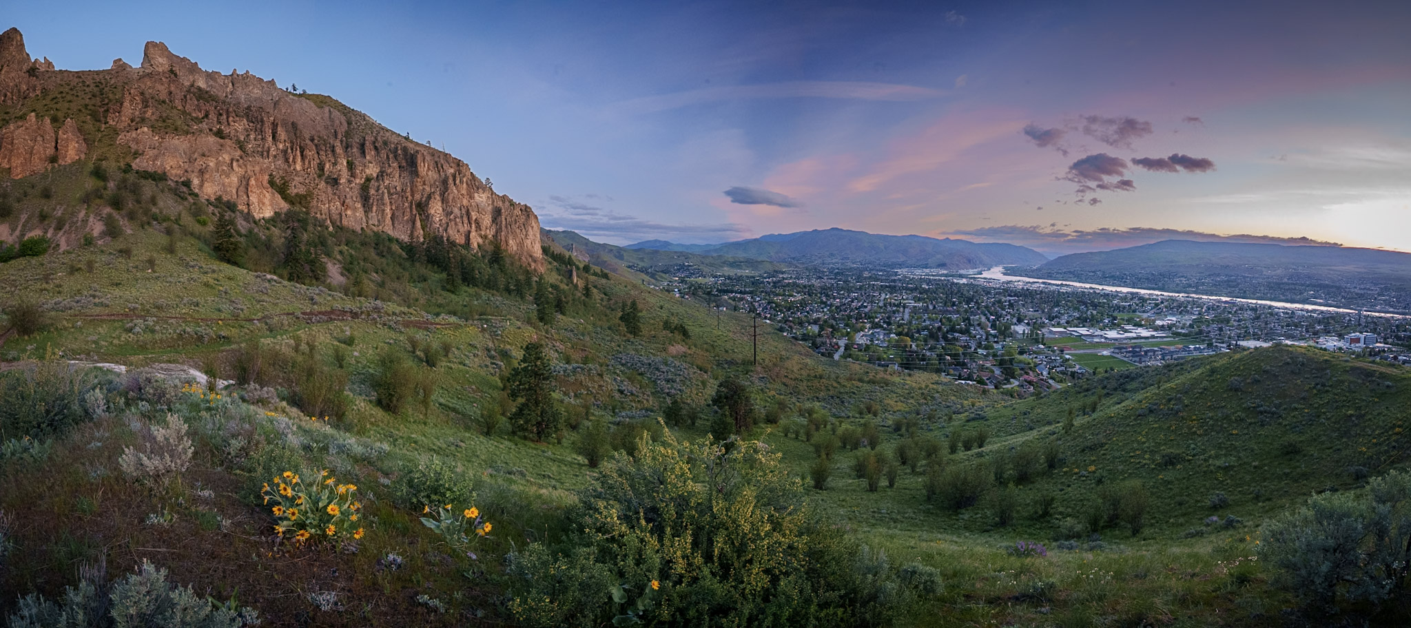 Photo of land viewing the city of wenatchee