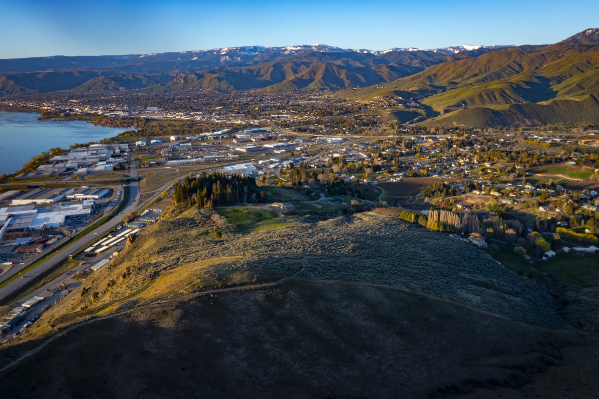 View from lookout to the valley 
